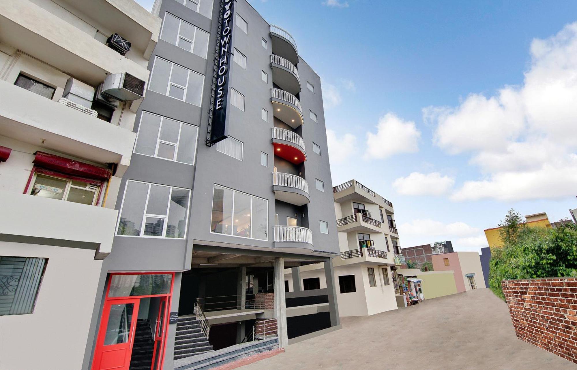 Townhouse Sector 49 Near Logix City Centre Noida Exterior foto